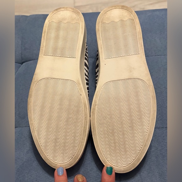 Women’s Size 8.5M Katy Perry “The Sprinkle” Zebra Print Sneakers - Picture 9 of 10